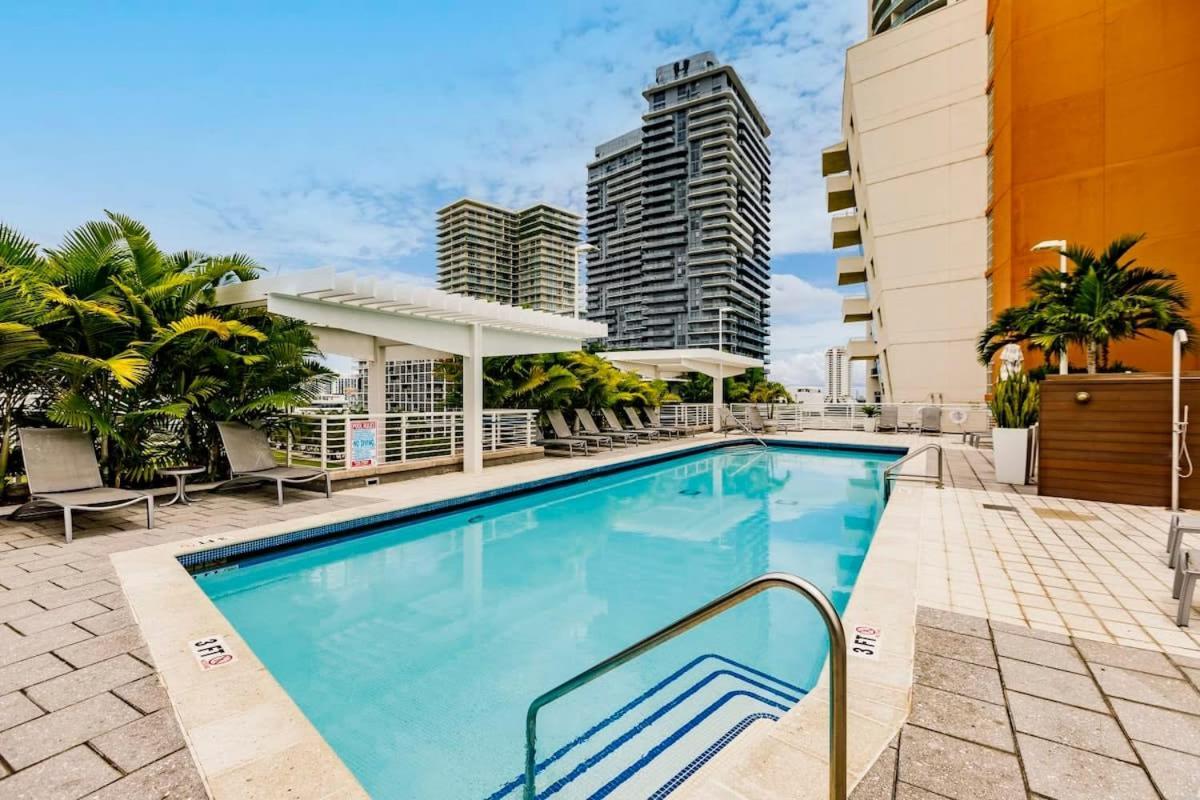 Palm Place Heart Of Miami With Parking Pool And Gym Buitenkant foto