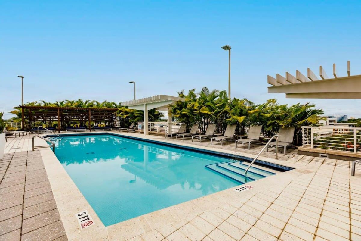 Palm Place Heart Of Miami With Parking Pool And Gym Buitenkant foto