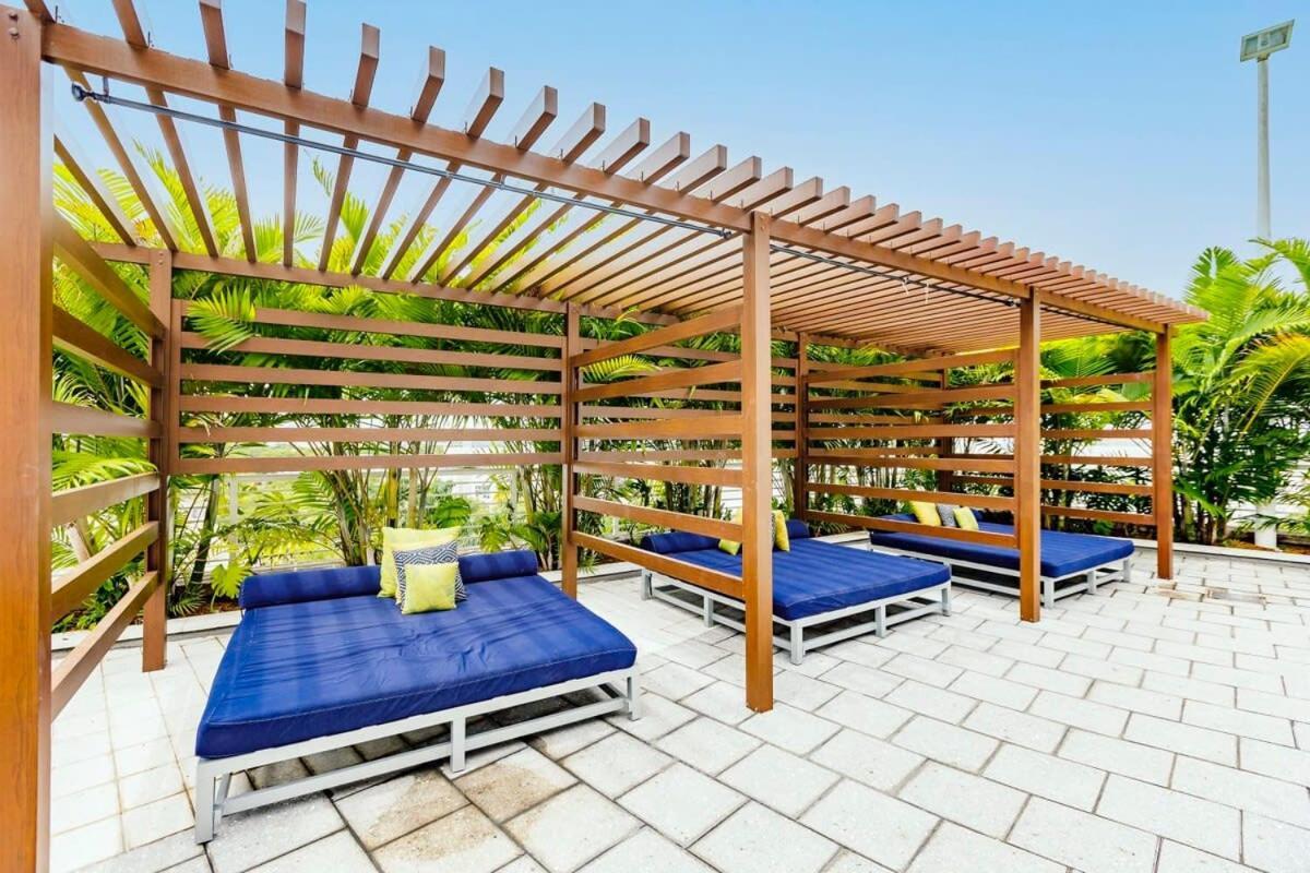 Palm Place Heart Of Miami With Parking Pool And Gym Buitenkant foto